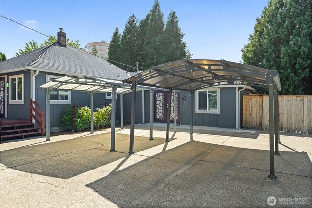 1421 N 32nd Street, Renton, WA 98056