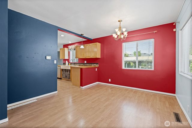 1421 N 32nd Street, Renton, WA 98056