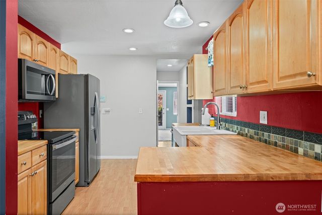 1421 N 32nd Street, Renton, WA 98056