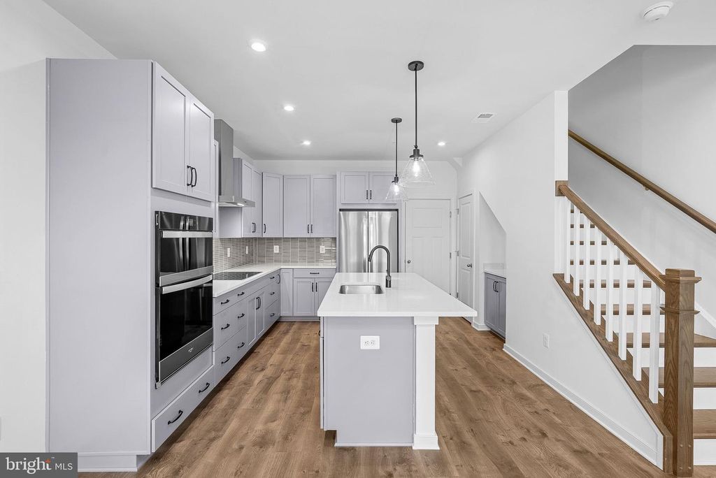 19752 MISTY MOSS SQ, Ashburn, VA 20147