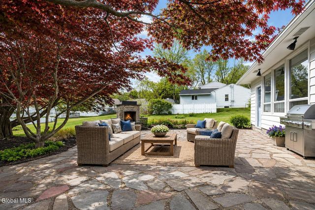 12 Sunset Drive, Schaghticoke, NY 12182