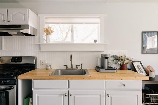 725 S Alcott Street, Denver, CO 80219