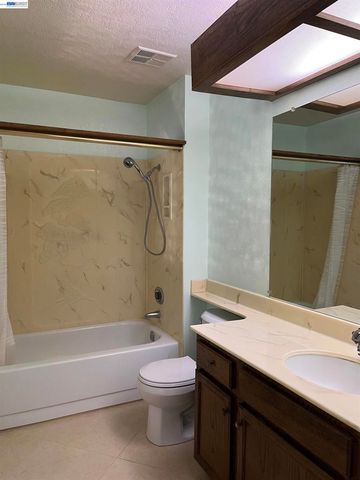 2515 Galleon Pl, San Leandro, CA 94577