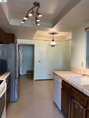 2515 Galleon Pl, San Leandro, CA 94577