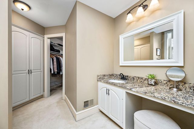 19795 Muirfield Circle, Excelsior, MN 55331