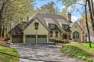 19795 Muirfield Circle, Excelsior, MN 55331