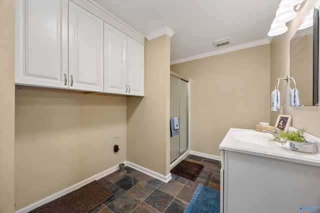 179 Jones Circle, Brownsboro, AL 35741