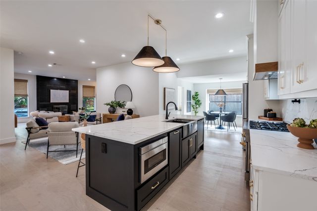 6322 Pineview Road, Dallas, TX 75248