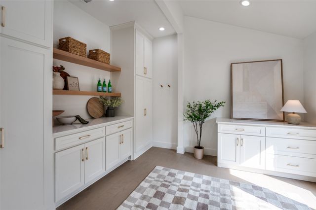 6322 Pineview Road, Dallas, TX 75248