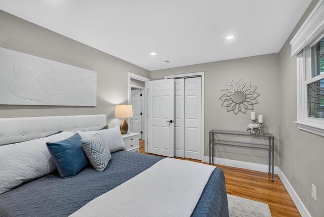2 Blossom Dr, Billerica, MA 01821
