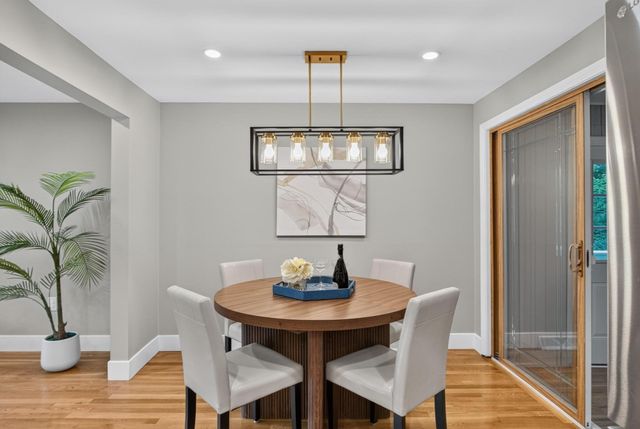 2 Blossom Dr, Billerica, MA 01821