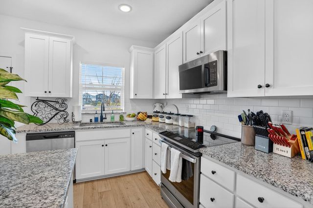 12175 Coal Creek Way, Rancho Cordova, CA 95742