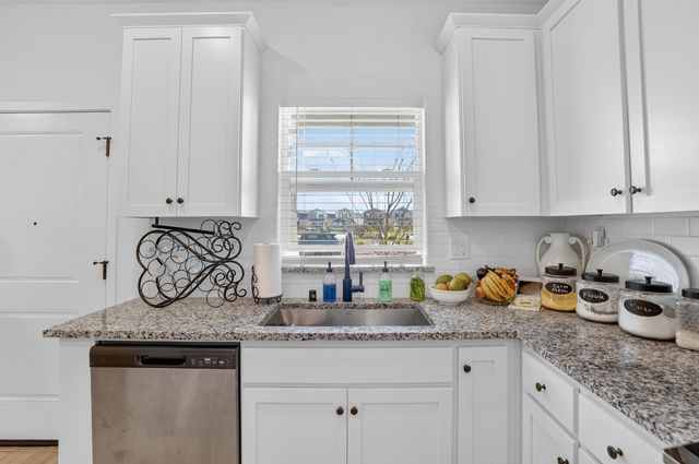 12175 Coal Creek Way, Rancho Cordova, CA 95742