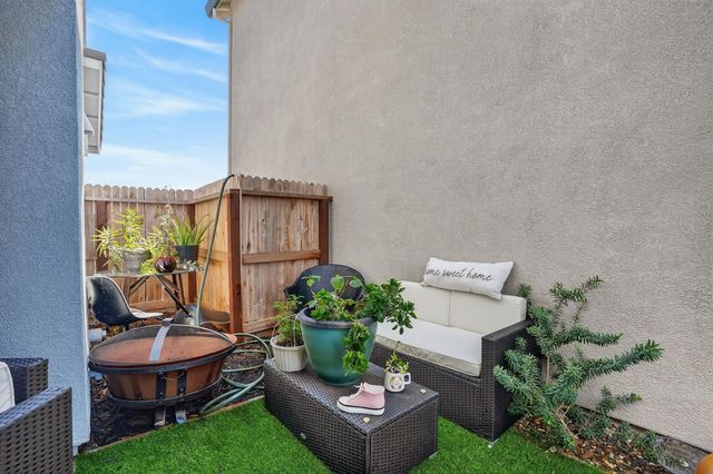 12175 Coal Creek Way, Rancho Cordova, CA 95742