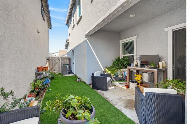 12175 Coal Creek Way, Rancho Cordova, CA 95742