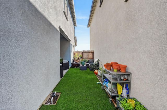 12175 Coal Creek Way, Rancho Cordova, CA 95742