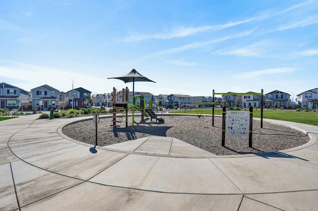 12175 Coal Creek Way, Rancho Cordova, CA 95742