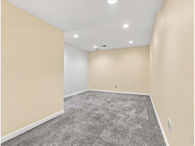 2232 E 18th St, Loveland, CO 80538