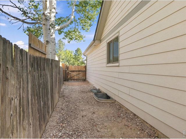 2232 E 18th St, Loveland, CO 80538