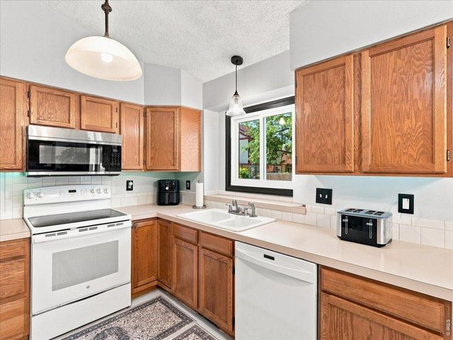 2232 E 18th St, Loveland, CO 80538