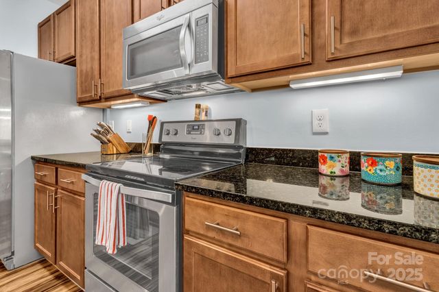 91 Brickton Village Circle 102, Fletcher, NC 28732
