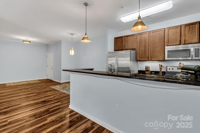 91 Brickton Village Circle 102, Fletcher, NC 28732