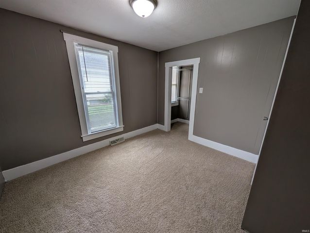 322 W 8th Street, Bicknell, IN 47512