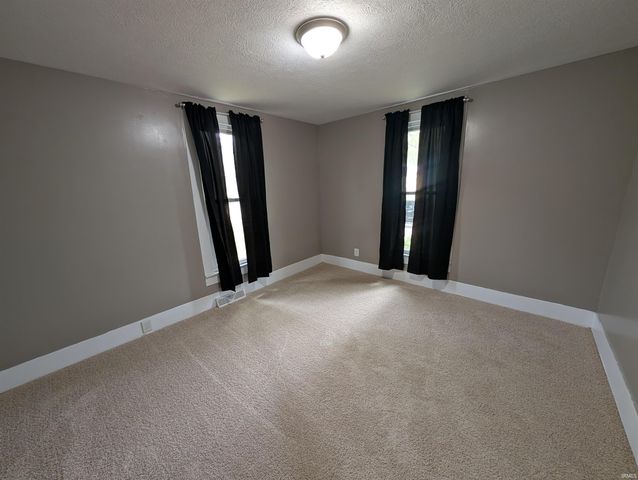 322 W 8th Street, Bicknell, IN 47512