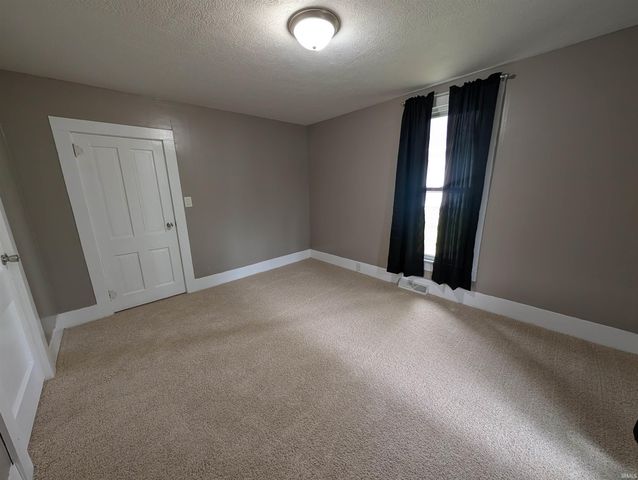 322 W 8th Street, Bicknell, IN 47512