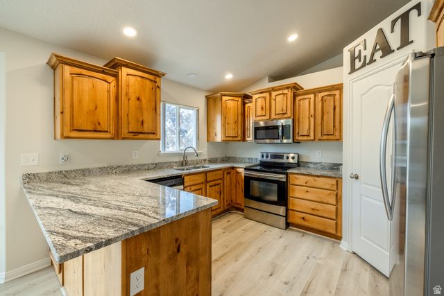 956 W BURRO WAY, Saratoga Springs, UT 84045