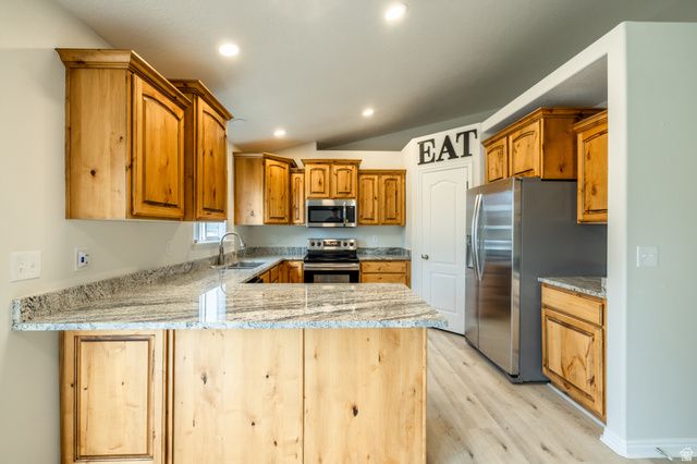 956 W BURRO WAY, Saratoga Springs, UT 84045