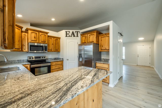956 W BURRO WAY, Saratoga Springs, UT 84045
