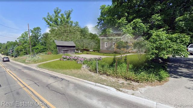 947 E Tienken Road, Rochester Hills, MI 48306