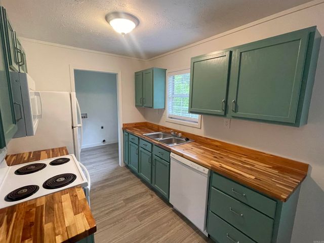 3076 Greers Ferry Rd, Drasco, AR 72530