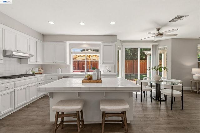2057 Calle Ricardo, Pleasanton, CA 94566