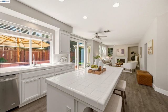 2057 Calle Ricardo, Pleasanton, CA 94566