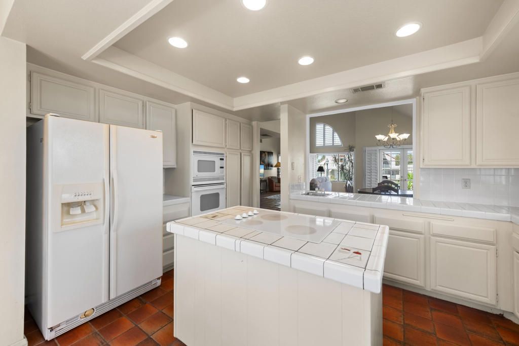 Image 14 of property listing at 73280 Shadow Mountain Drive D, Palm Desert, CA 92260