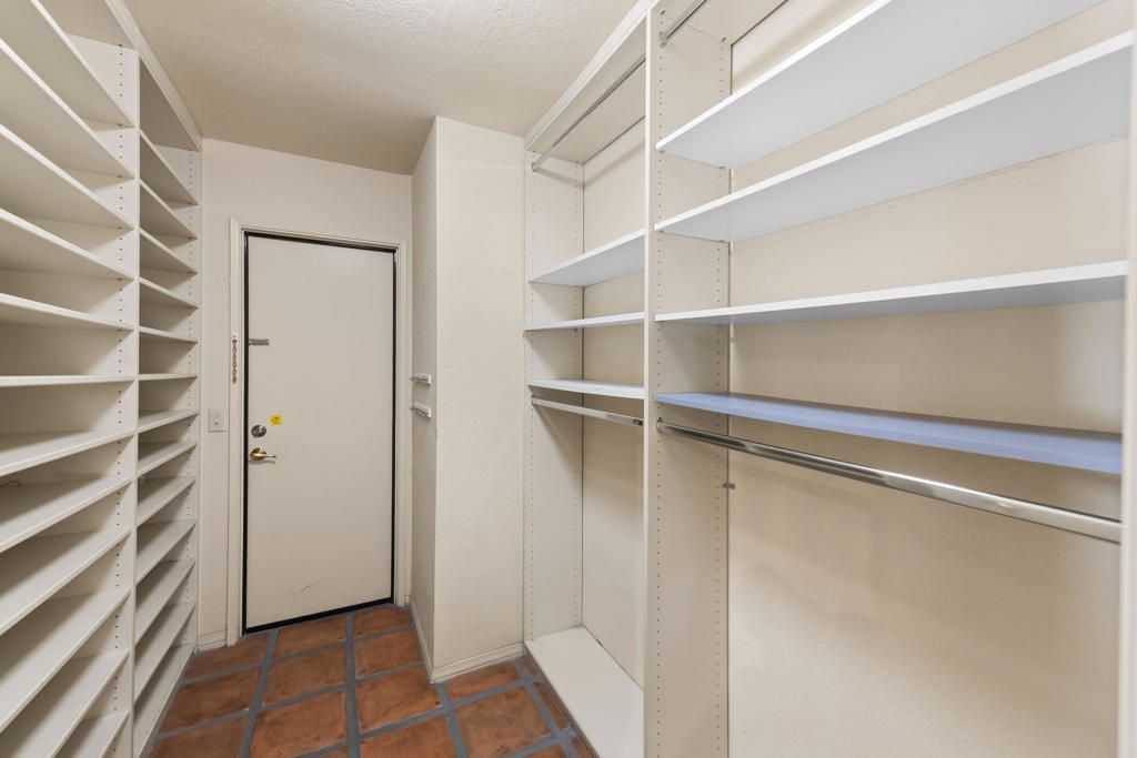 Image 19 of property listing at 73280 Shadow Mountain Drive D, Palm Desert, CA 92260