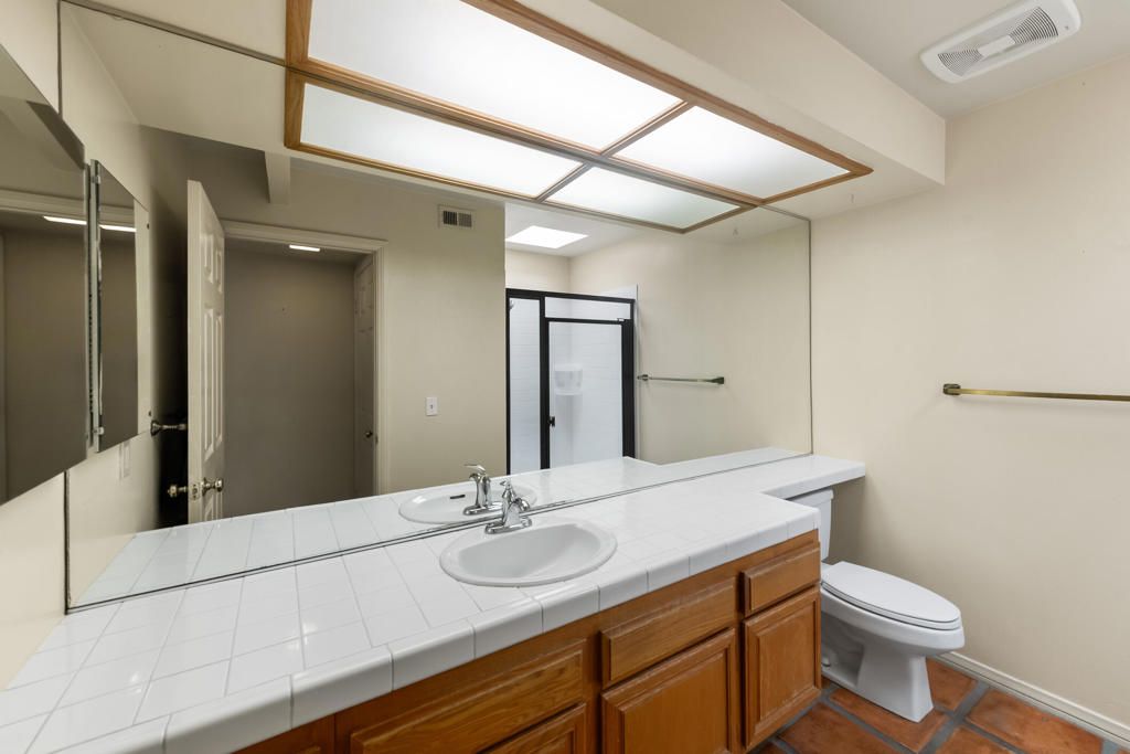 Image 22 of property listing at 73280 Shadow Mountain Drive D, Palm Desert, CA 92260