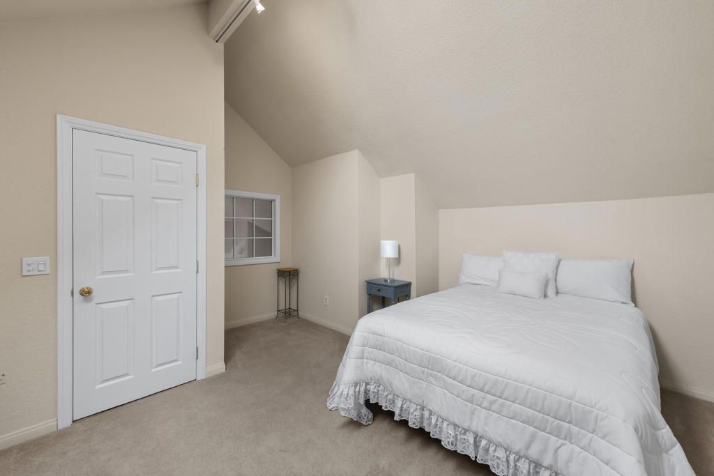 Image 23 of property listing at 73280 Shadow Mountain Drive D, Palm Desert, CA 92260