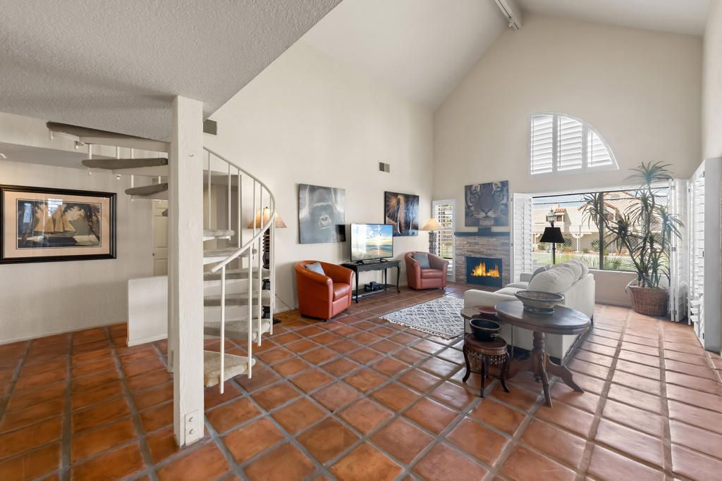 Image 5 of property listing at 73280 Shadow Mountain Drive D, Palm Desert, CA 92260