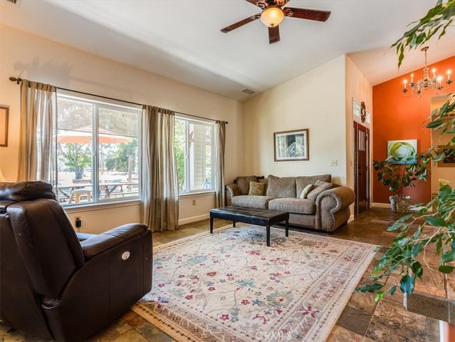 1575 Parkhill Road, Santa Margarita, CA 93453