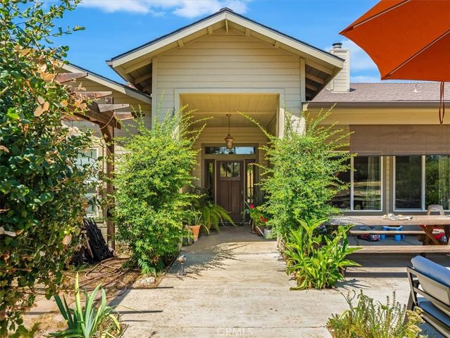 1575 Parkhill Road, Santa Margarita, CA 93453
