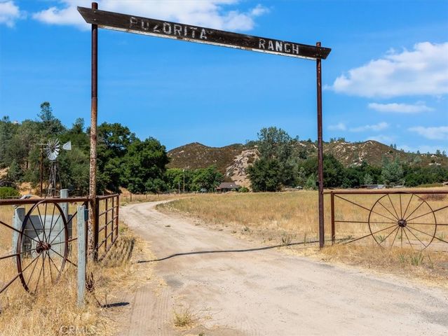 1575 Parkhill Road, Santa Margarita, CA 93453