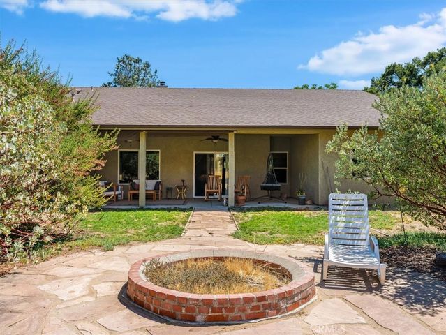 1575 Parkhill Road, Santa Margarita, CA 93453