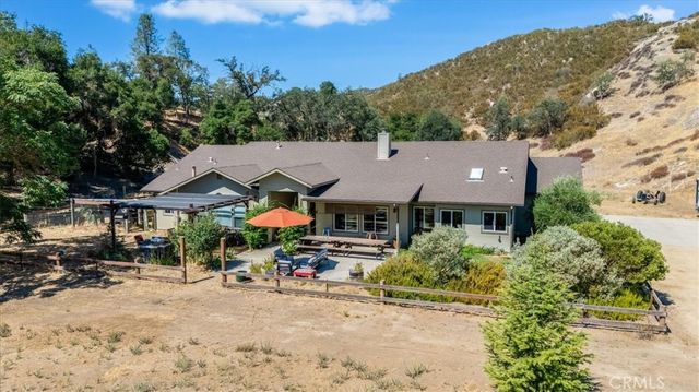 1575 Parkhill Road, Santa Margarita, CA 93453
