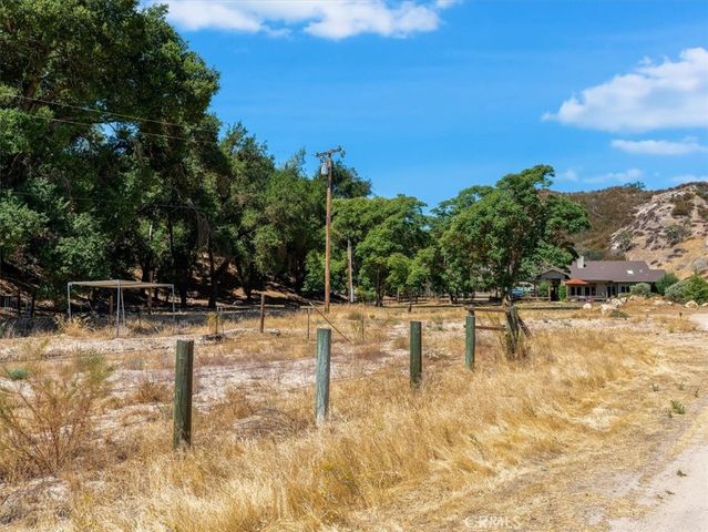 1575 Parkhill Road, Santa Margarita, CA 93453