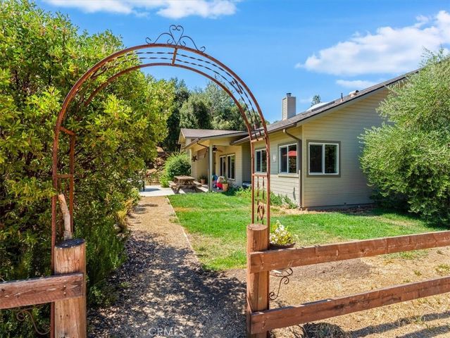 1575 Parkhill Road, Santa Margarita, CA 93453