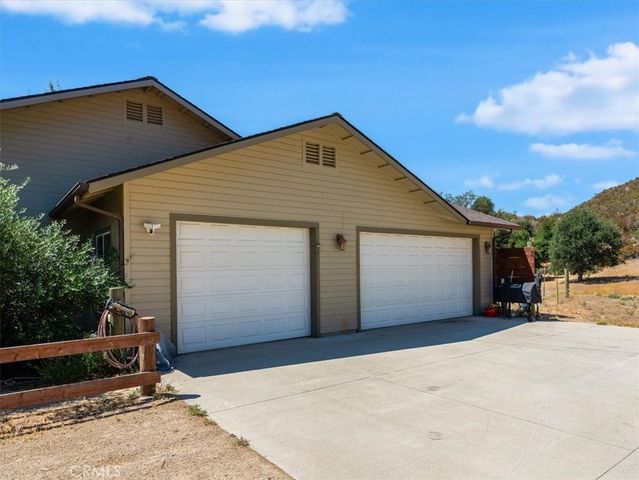 1575 Parkhill Road, Santa Margarita, CA 93453