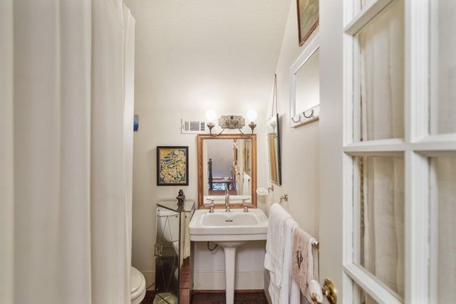 1107 Church Street, Galveston, TX 77550